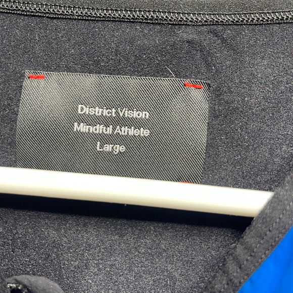 Great, layering 1/4 Zip w/ thumb slots w/ bonded stretchy fabric, thermal warmup - Picture 8 of 10